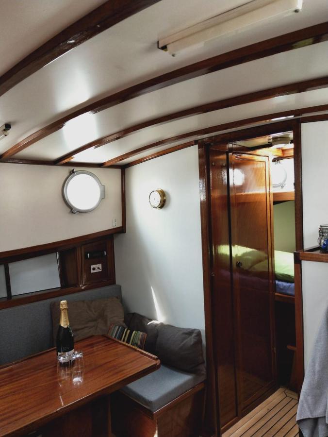 Bed & Breakfast Privé Motorsailer Rataplan *