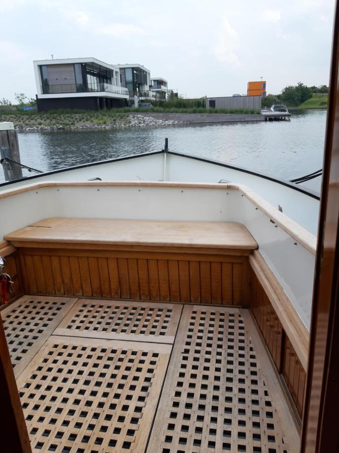 Privé Motorsailer Rataplan Bed & Breakfast Kamperland